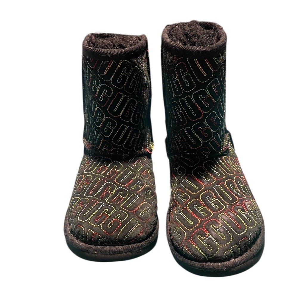 UGG Classic II Graphic Stitch Boot - Picture 3 of 6